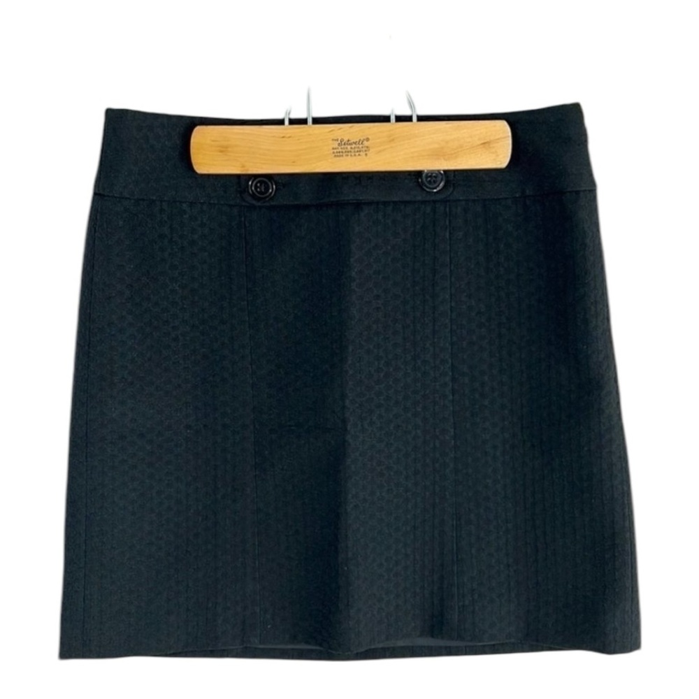 Ann Taylor Petite Black Textured Button Front Skirt Size 6 Petite